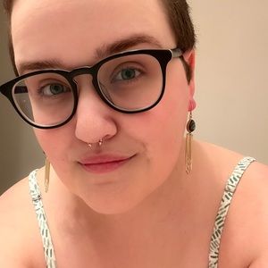 Meet your Posher, Kayla